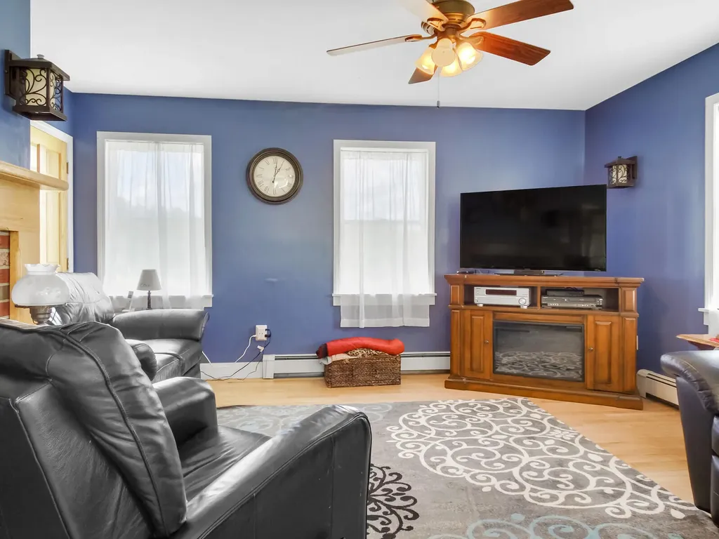 127 Mutton Lane Clinton ME 04927