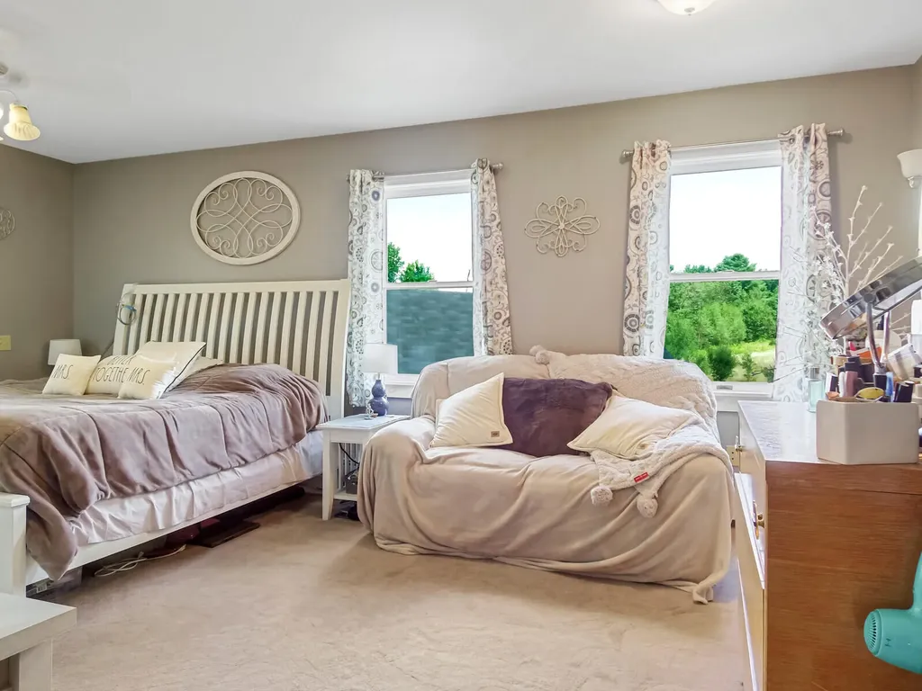 127 Mutton Lane Clinton ME 04927