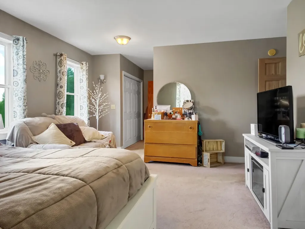127 Mutton Lane Clinton ME 04927