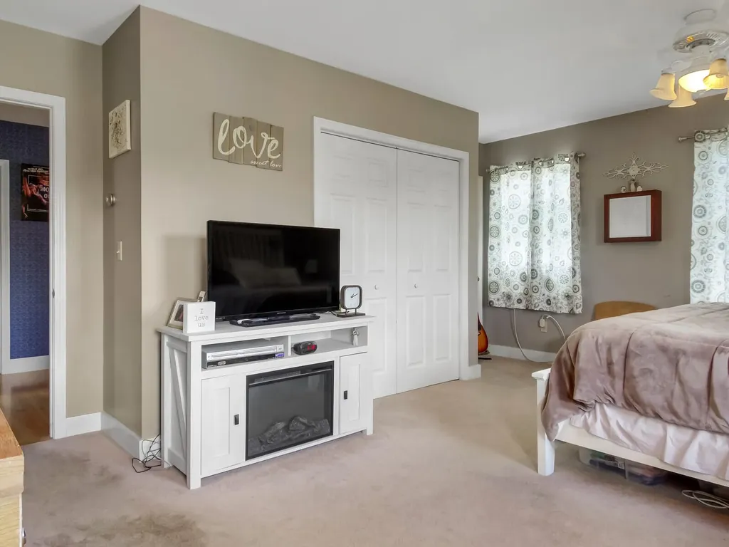 127 Mutton Lane Clinton ME 04927