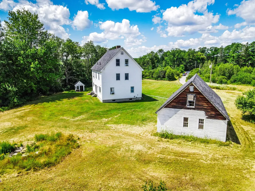 127 Mutton Lane Clinton ME 04927