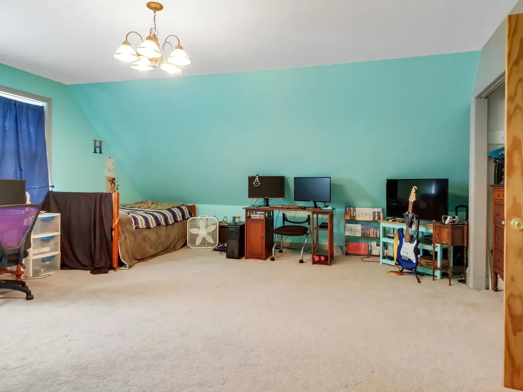 127 Mutton Lane Clinton ME 04927