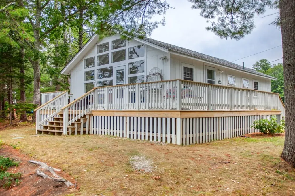 36 Wawenock Trail Boothbay Harbor ME 04538