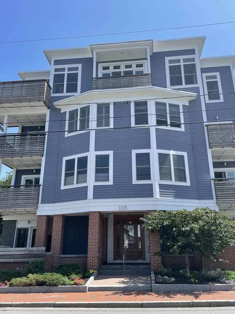 135 Sheridan Street Portland ME 04101