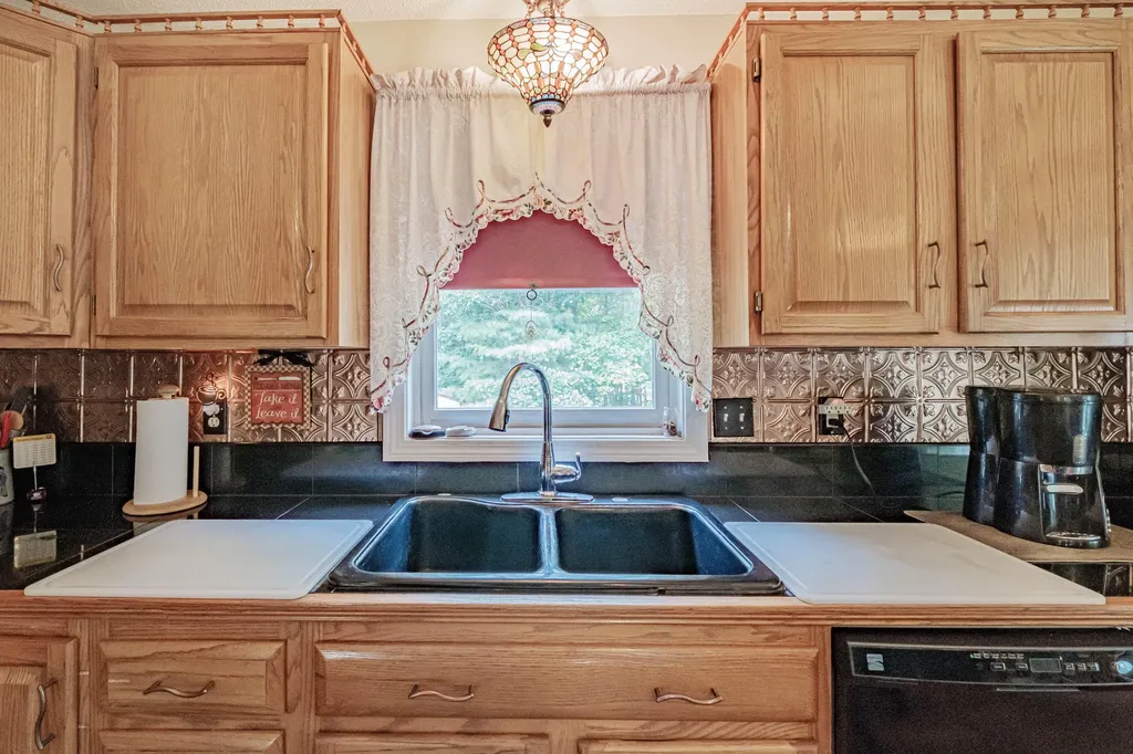 8 Pilgrim Drive Hiram ME 04041