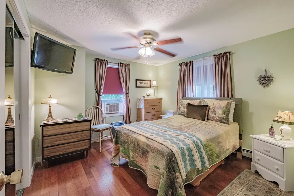 8 Pilgrim Drive Hiram ME 04041