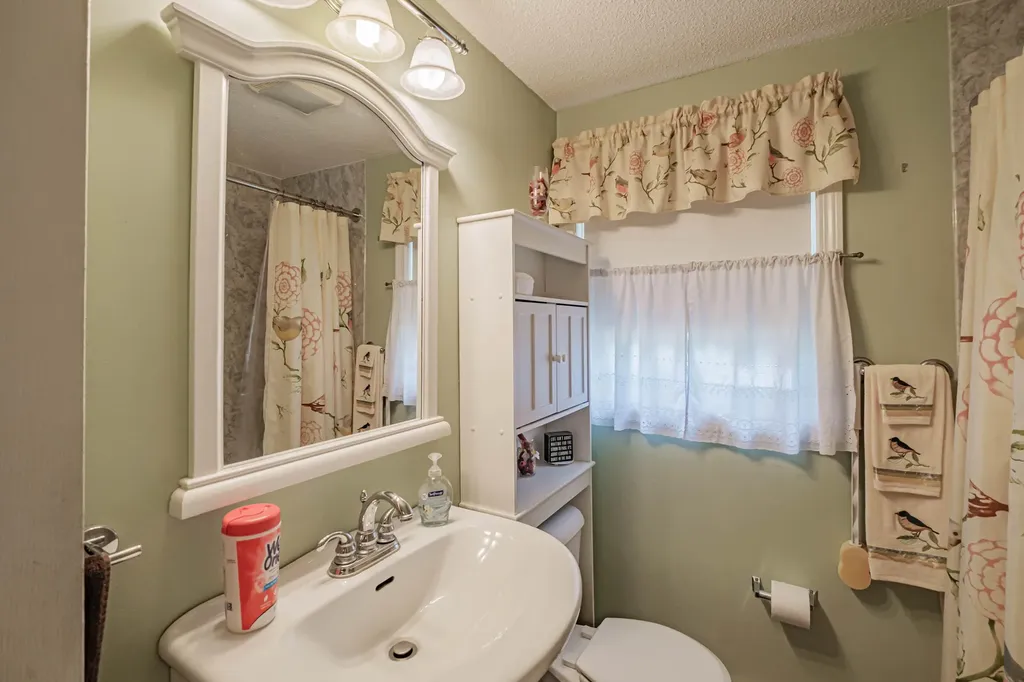 8 Pilgrim Drive Hiram ME 04041