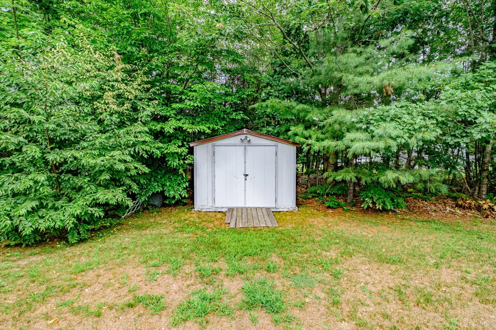8 Pilgrim Drive Hiram ME 04041