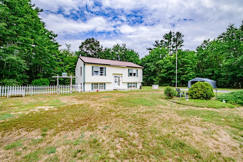 8 Pilgrim Drive Hiram ME 04041