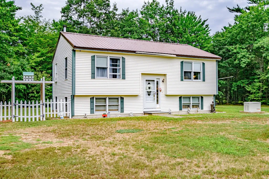 8 Pilgrim Drive Hiram ME 04041