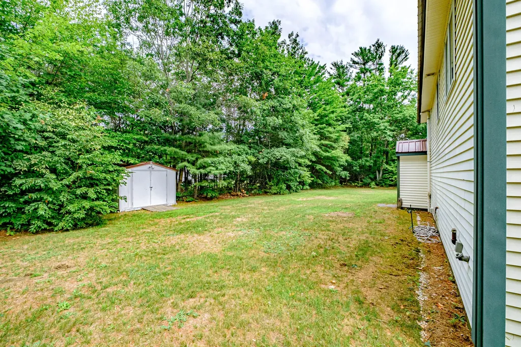 8 Pilgrim Drive Hiram ME 04041