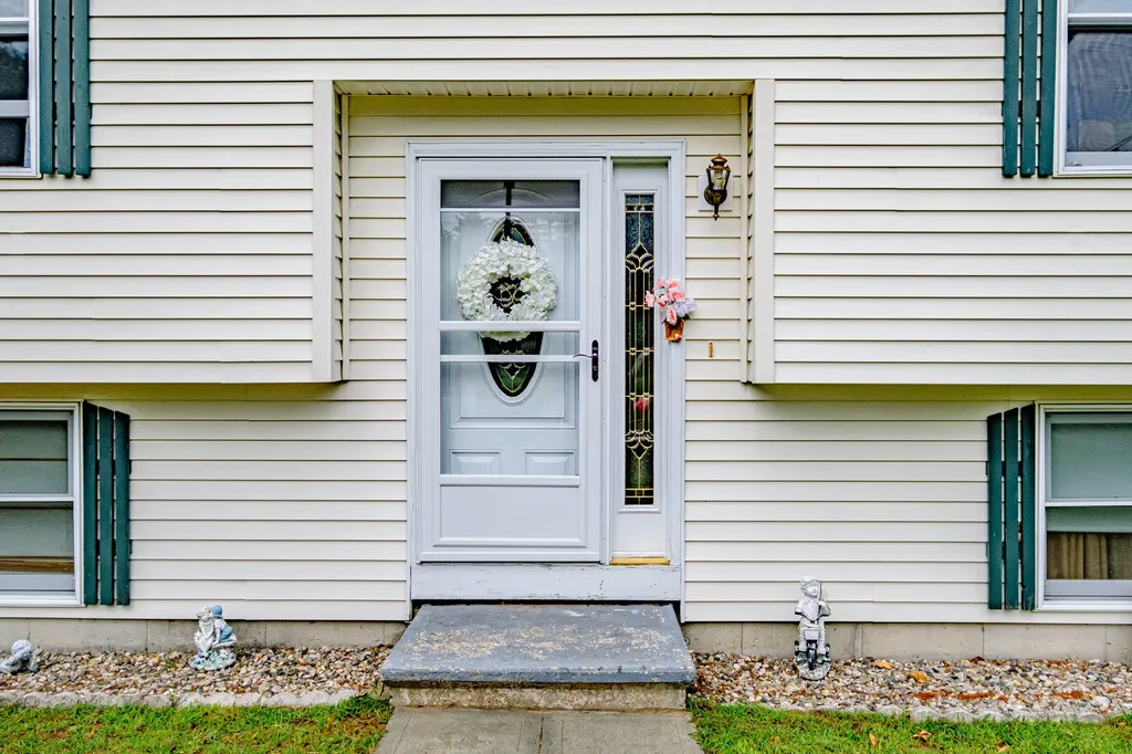 8 Pilgrim Drive Hiram ME 04041