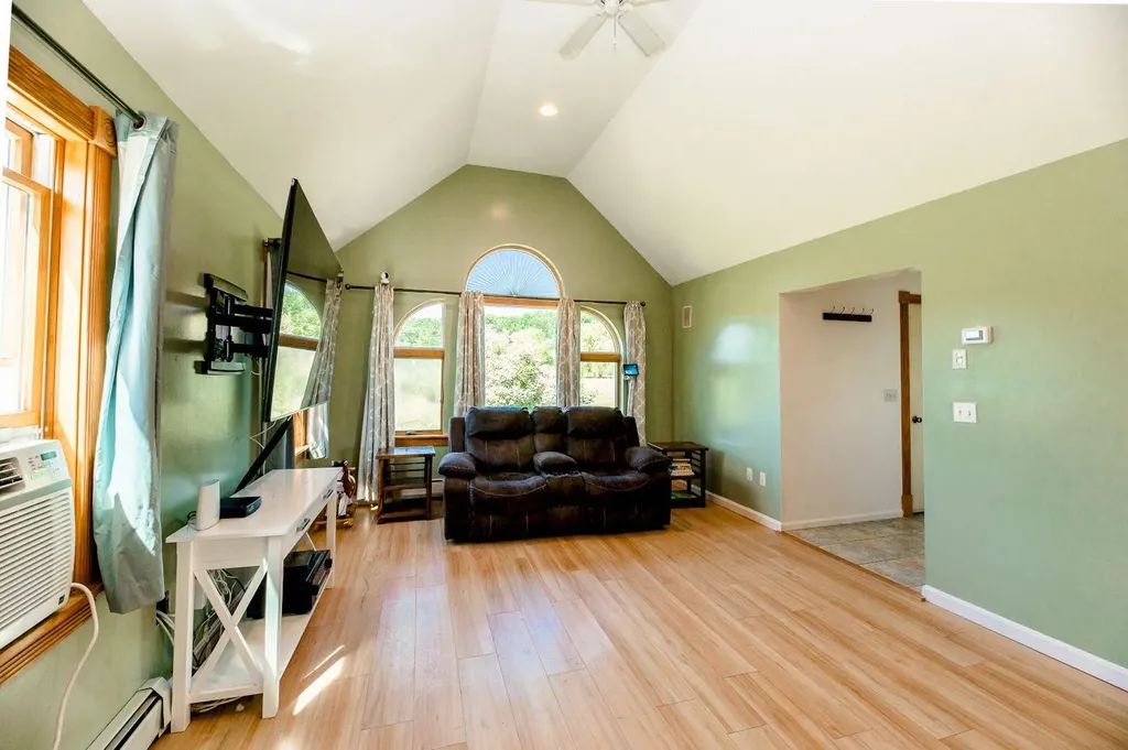 449 Prescott Road Manchester ME 04351