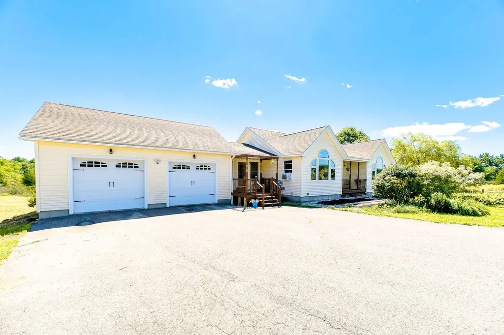 449 Prescott Road Manchester ME 04351