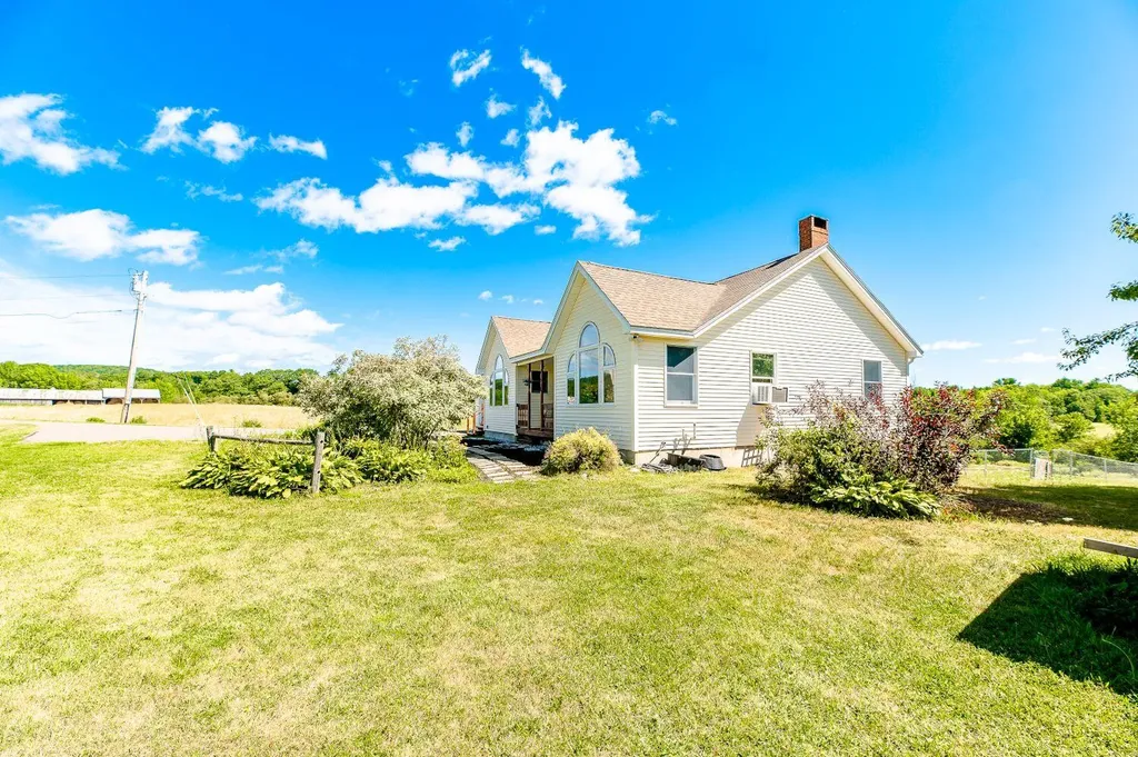449 Prescott Road Manchester ME 04351