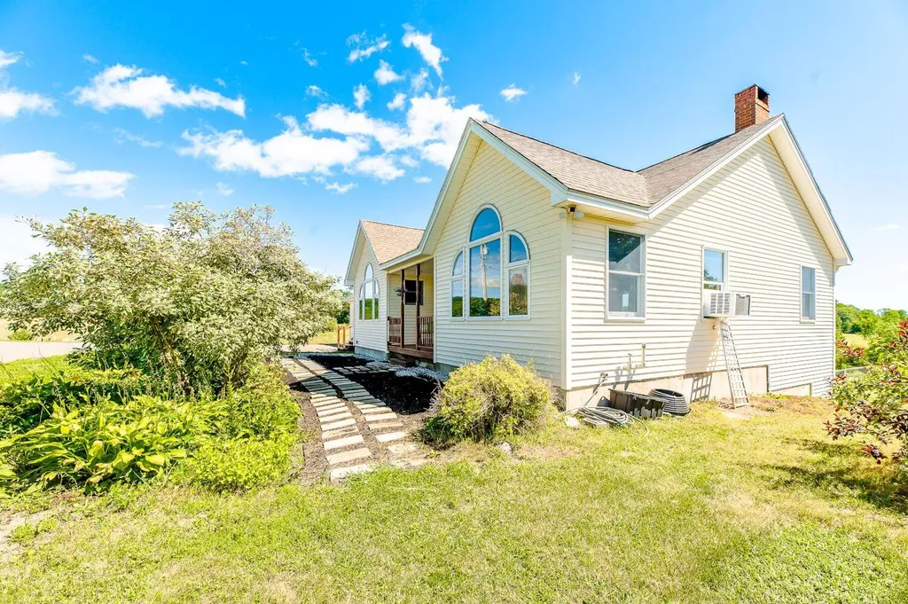 449 Prescott Road Manchester ME 04351
