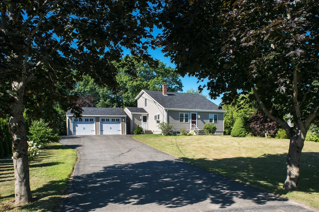 26 Natalie Court Thomaston ME 04861