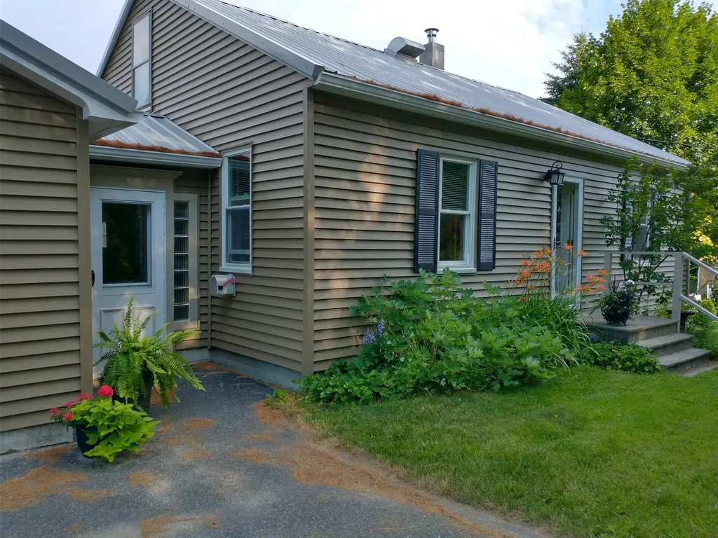 34 Bishop Street Winthrop ME 04364