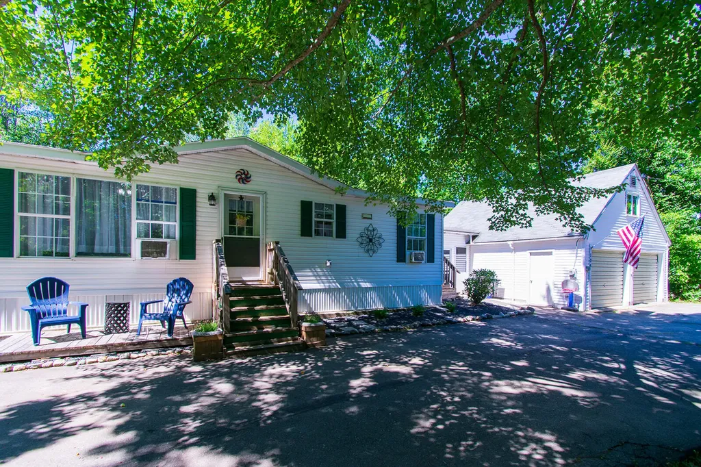 106 W Main Street Liberty ME 04949