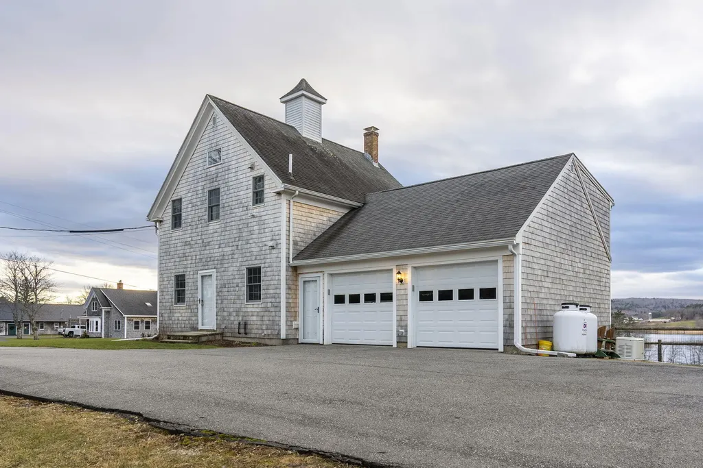 21 Thurston Lane Union ME 04862