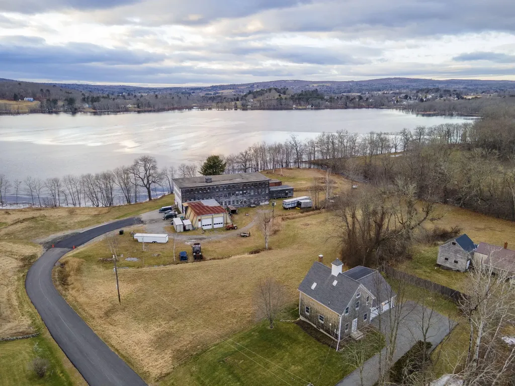 21 Thurston Lane Union ME 04862