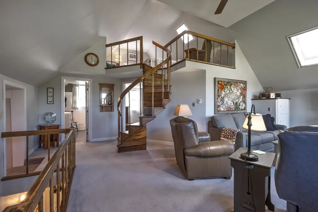 21 Thurston Lane Union ME 04862