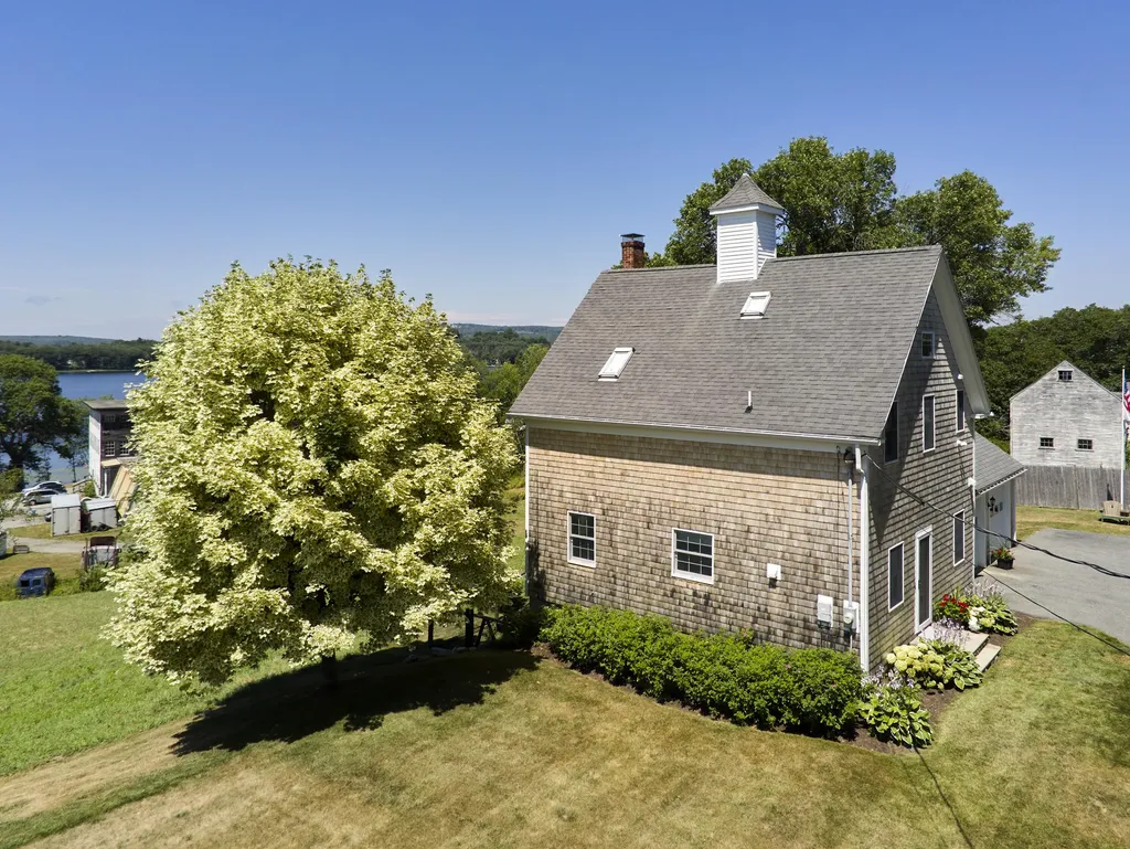 21 Thurston Lane Union ME 04862