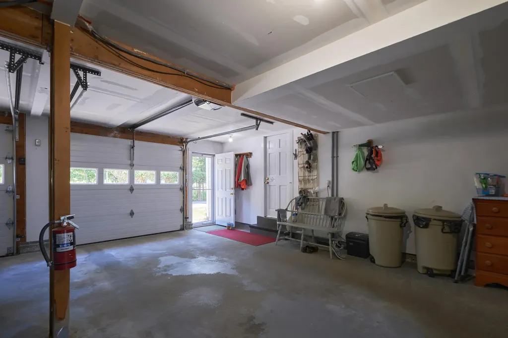 21 Thurston Lane Union ME 04862