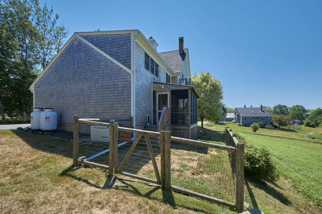 21 Thurston Lane Union ME 04862