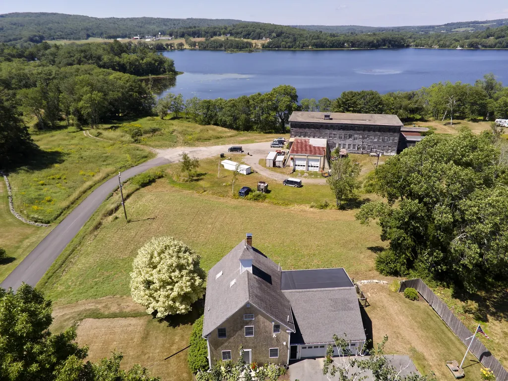 21 Thurston Lane Union ME 04862