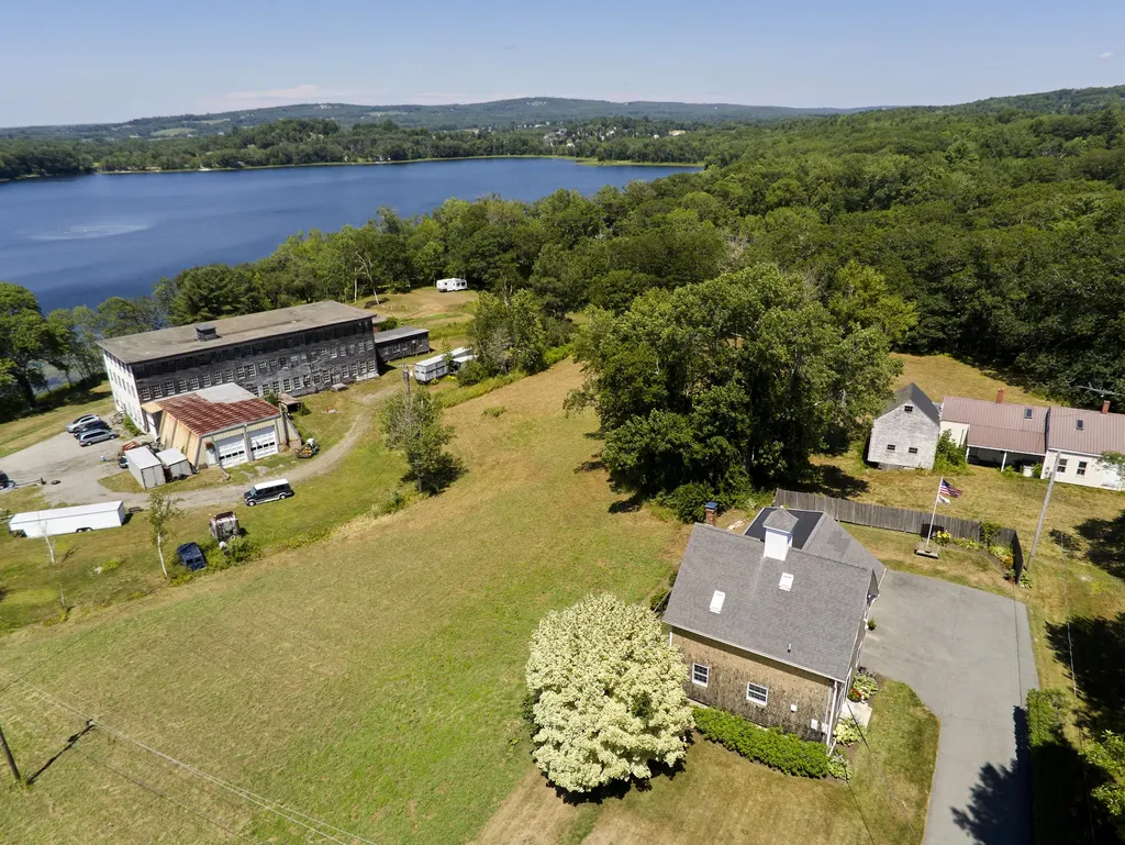 21 Thurston Lane Union ME 04862