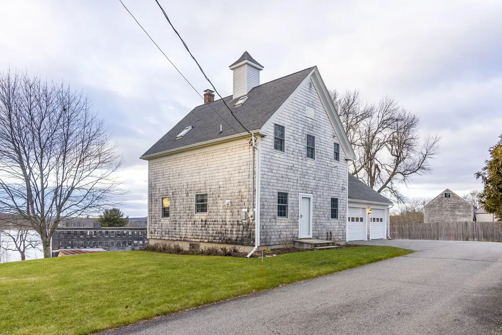 21 Thurston Lane Union ME 04862