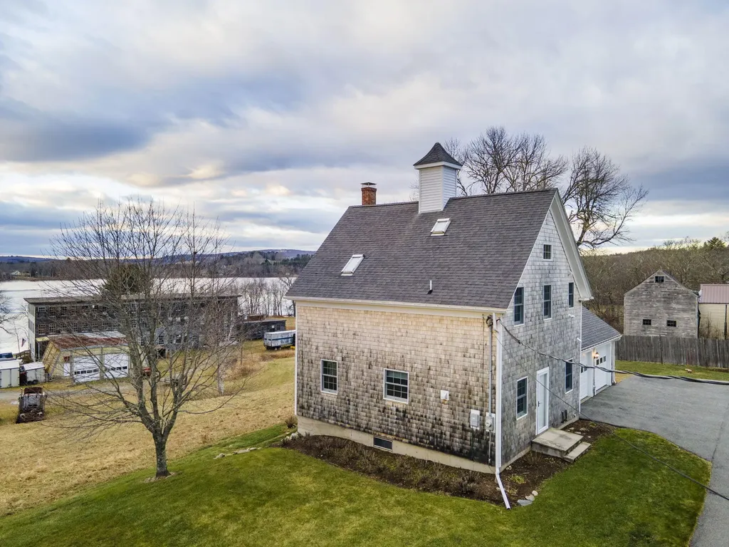 21 Thurston Lane Union ME 04862