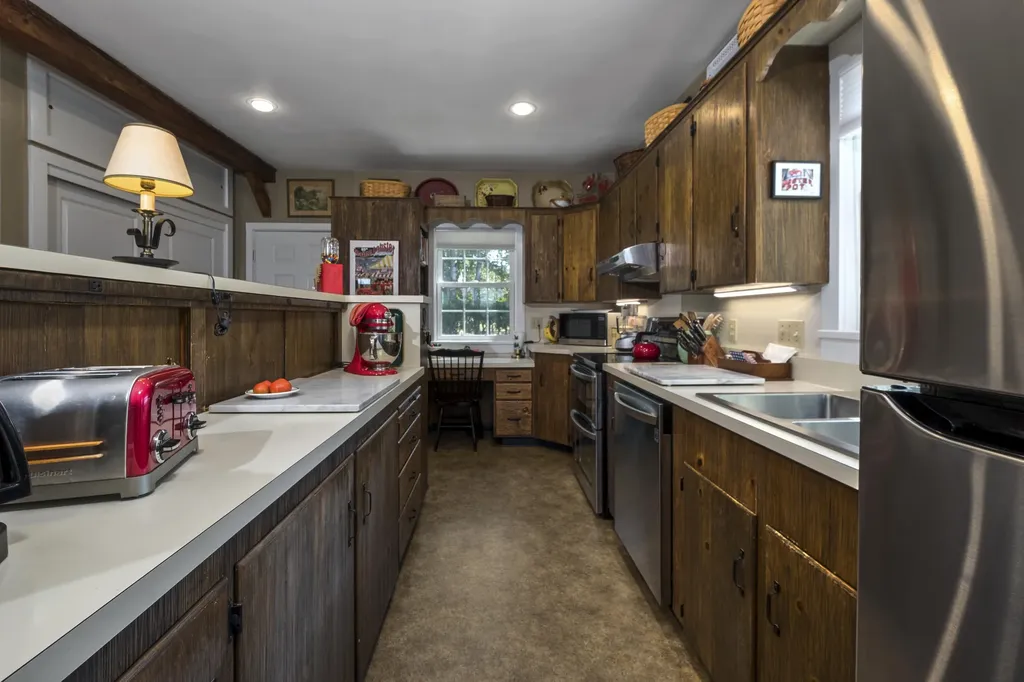 21 Thurston Lane Union ME 04862