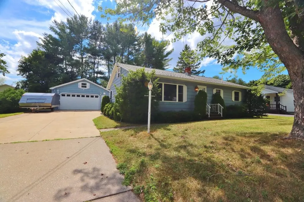 61 Park Avenue E Brewer ME 04412