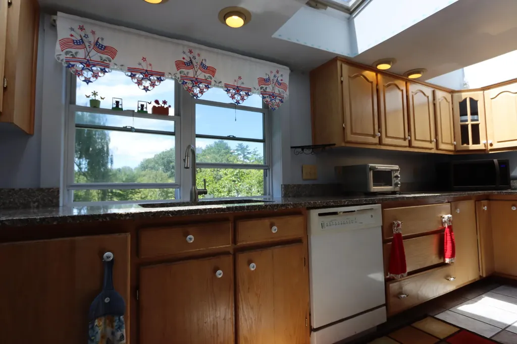 5 Woodlawn Street Lewiston ME 04240
