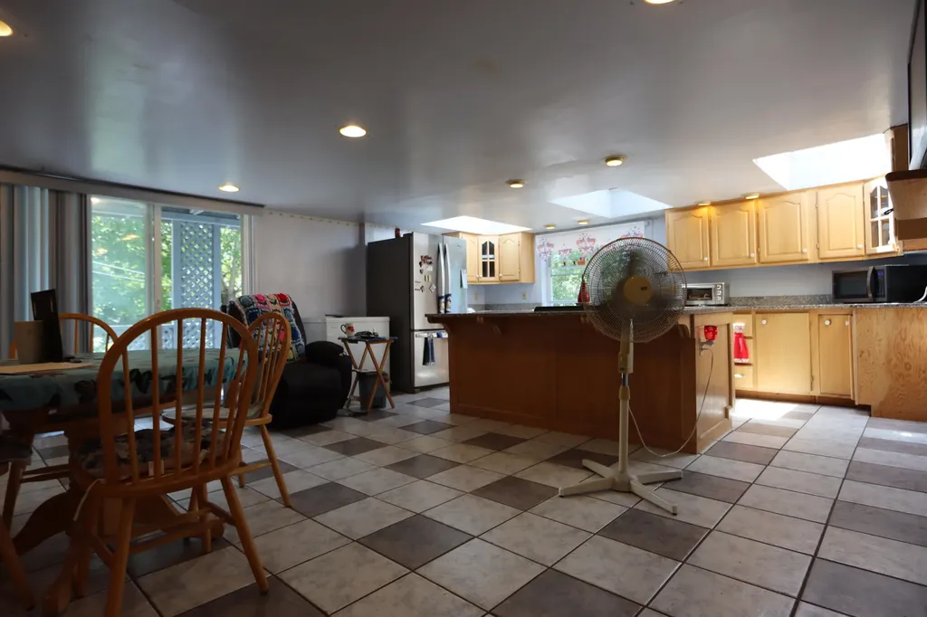 5 Woodlawn Street Lewiston ME 04240