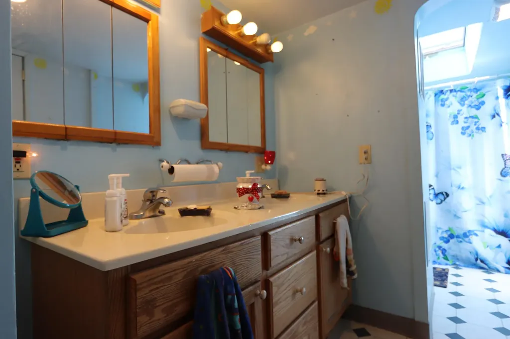5 Woodlawn Street Lewiston ME 04240