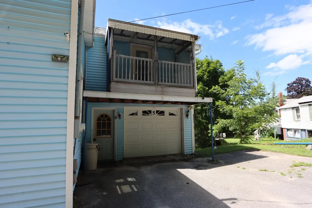 5 Woodlawn Street Lewiston ME 04240
