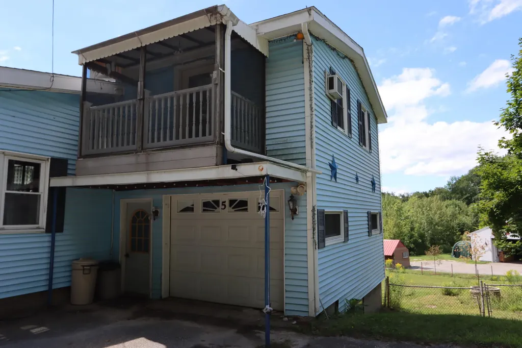 5 Woodlawn Street Lewiston ME 04240