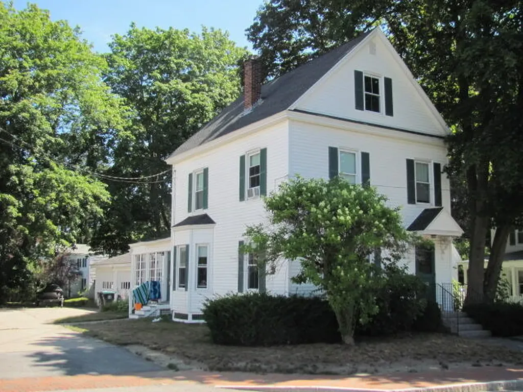 12 Dane Street Kennebunk ME 04043