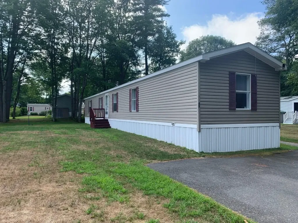 98 Pinewoods Road Lisbon ME 04250
