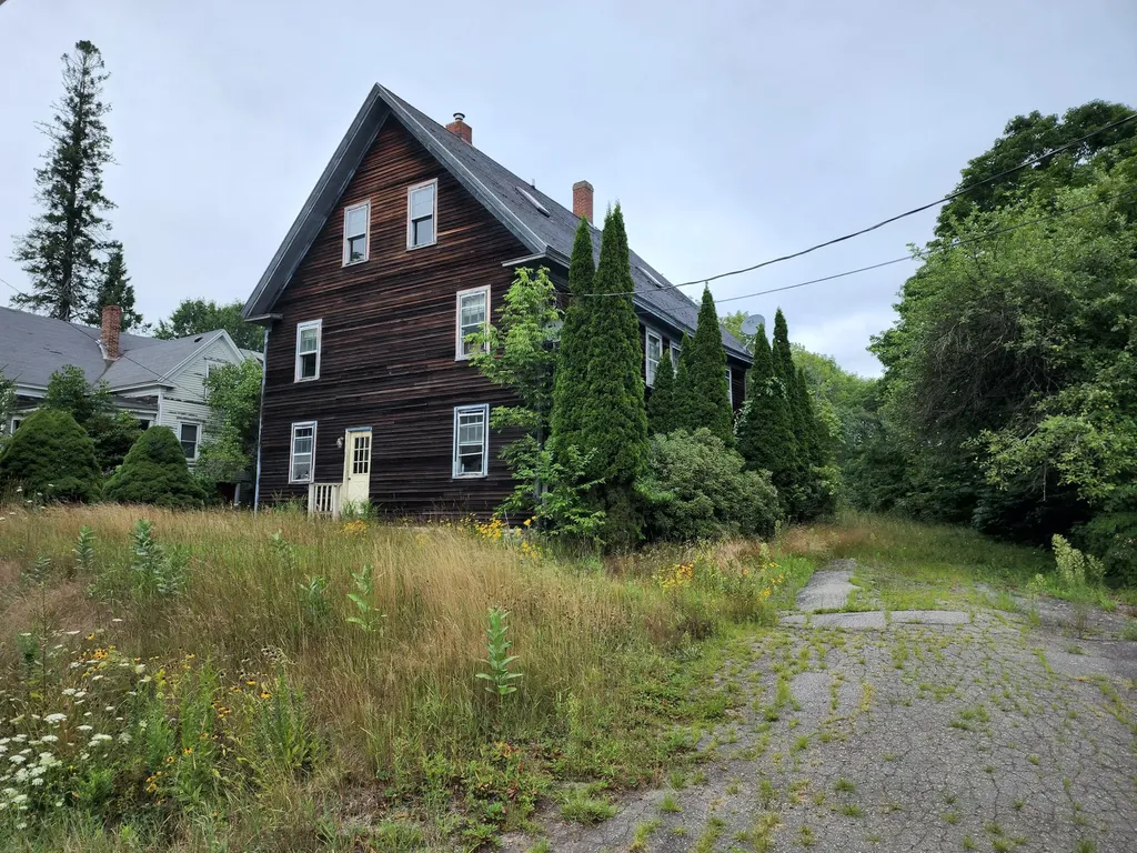 13 Liberty Road Washington ME 04574