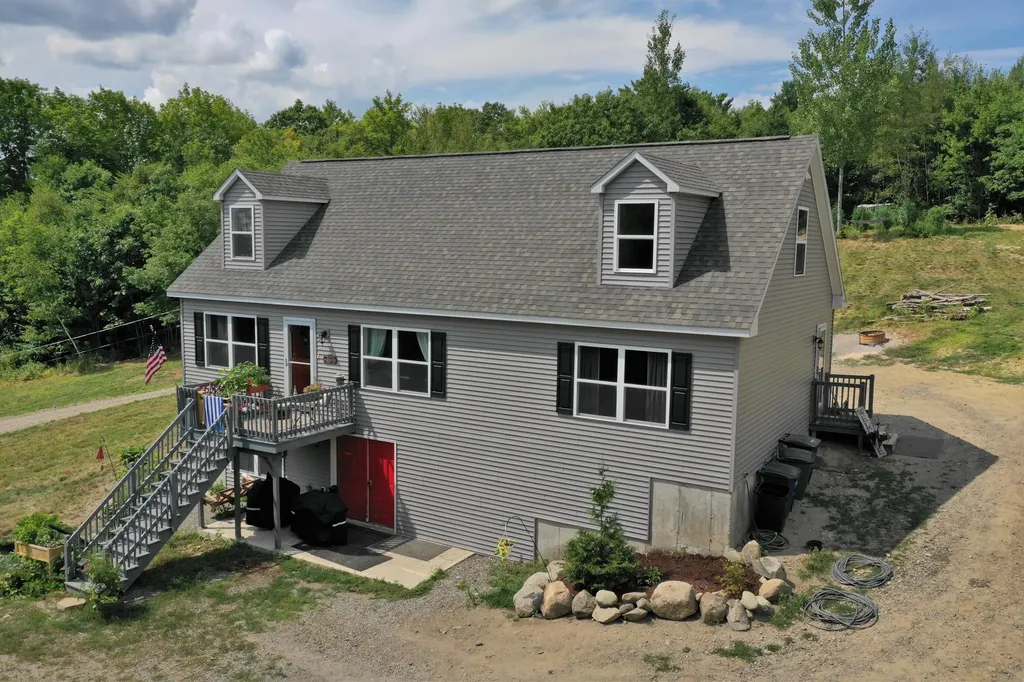 2936 Kennebec Road Newburgh ME 04444