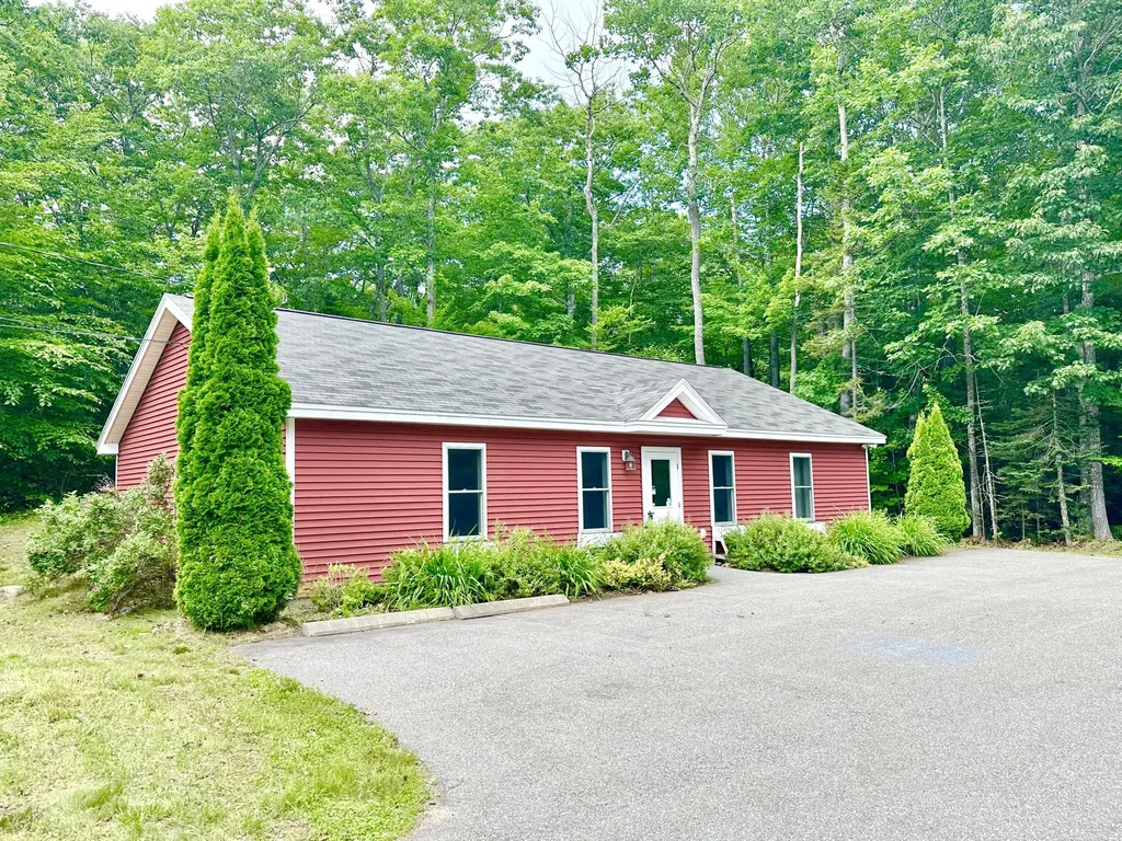 3208 Camden Road Warren ME 04864