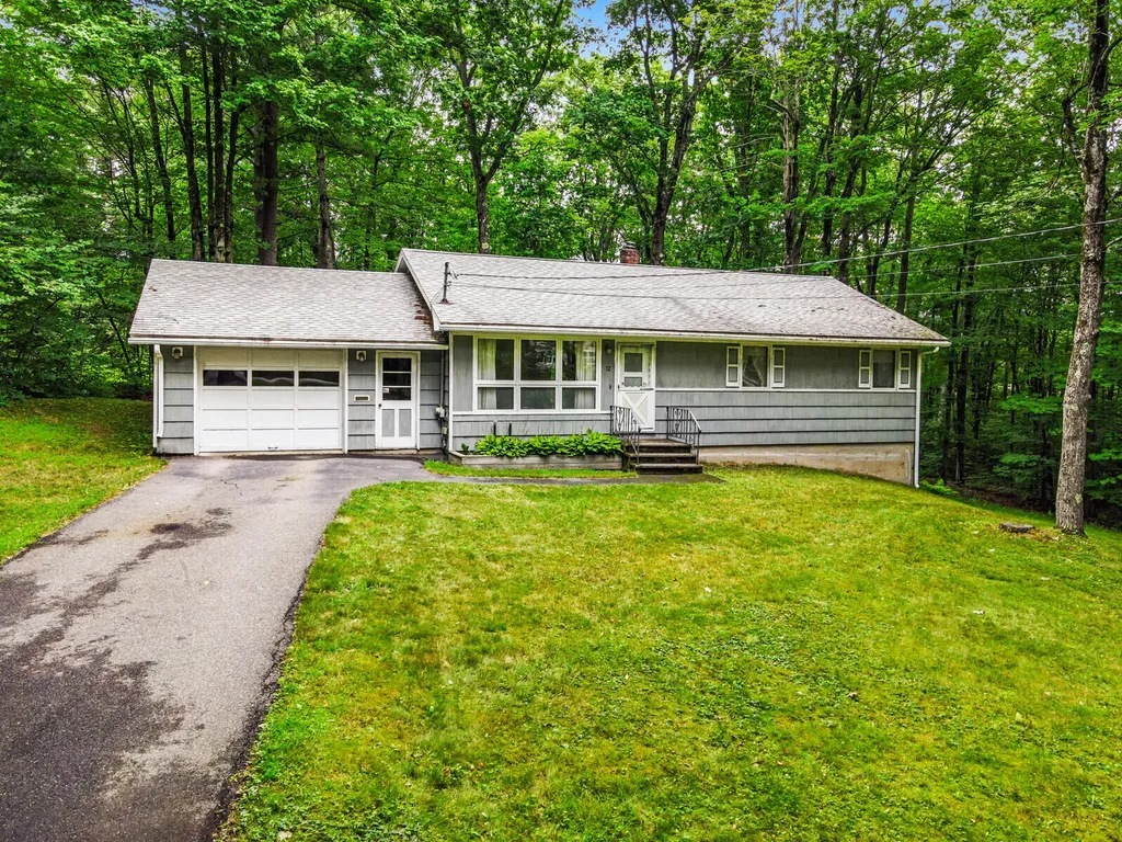 12 Tilbury Park Gardiner ME 04345