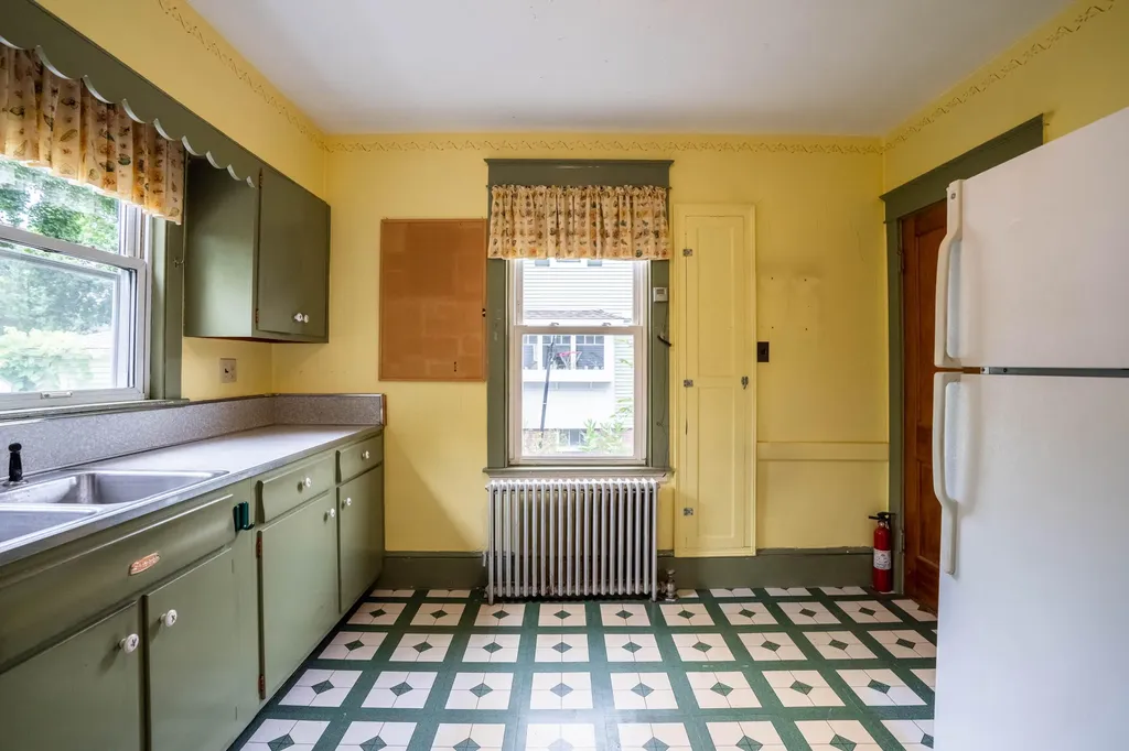 22 Caleb Street Portland ME 04102