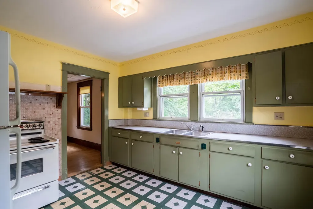 22 Caleb Street Portland ME 04102