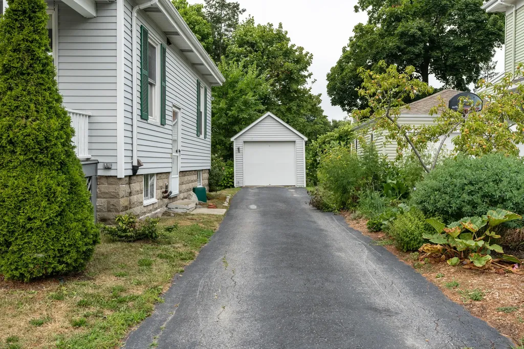 22 Caleb Street Portland ME 04102