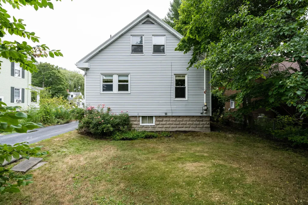 22 Caleb Street Portland ME 04102